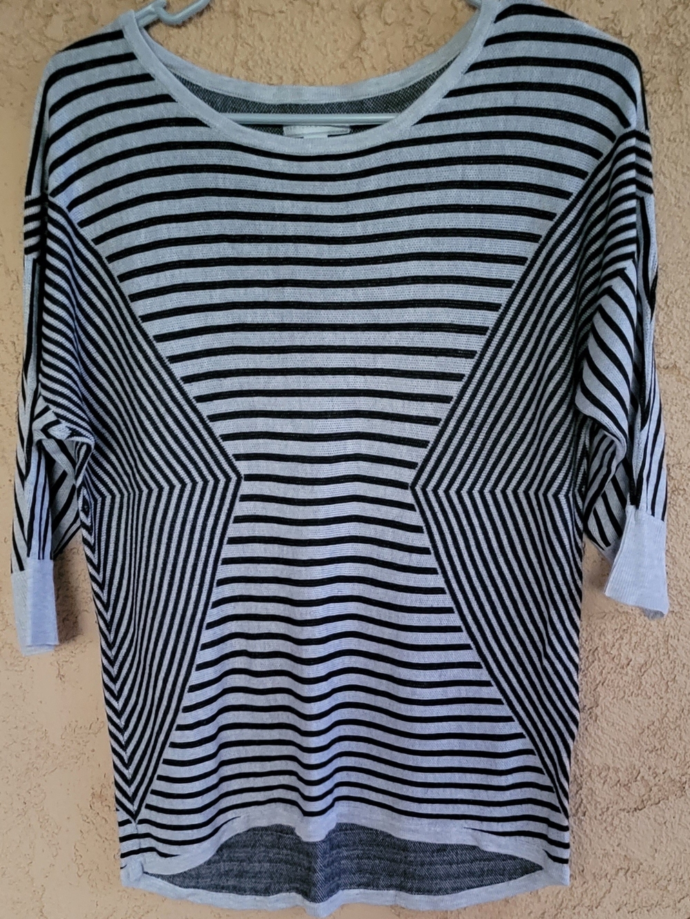 New York & Company 3/4 Short Sleeve Top Blouse Sweatter Medium